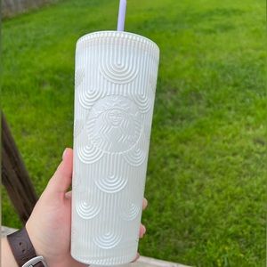 Starbucks 2023 Spring White Pearl Shell Mermaid Cold Cup Tumbler 24 oz.